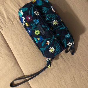 Vera Bradley wristlet/crossbody